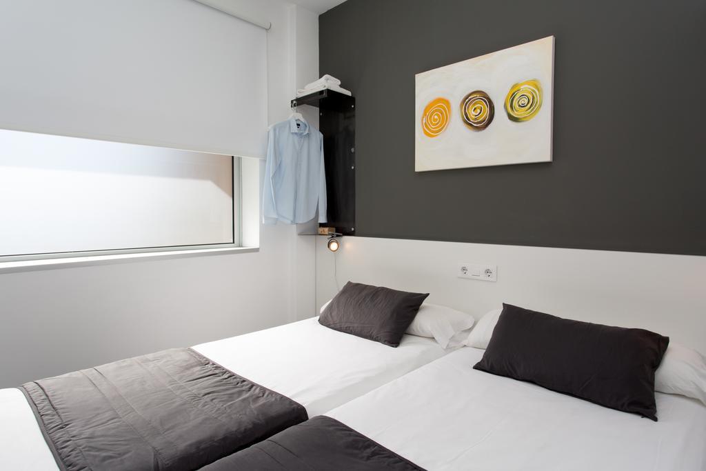 Appartement 2 Chambres avec Balcon - Vues sur Ville (2-4 Adultes)