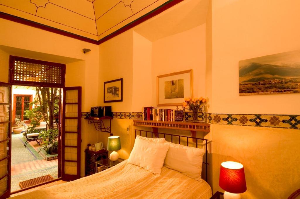 Chambre Double Située au Rez-de-Chaussée dans Maison Principale