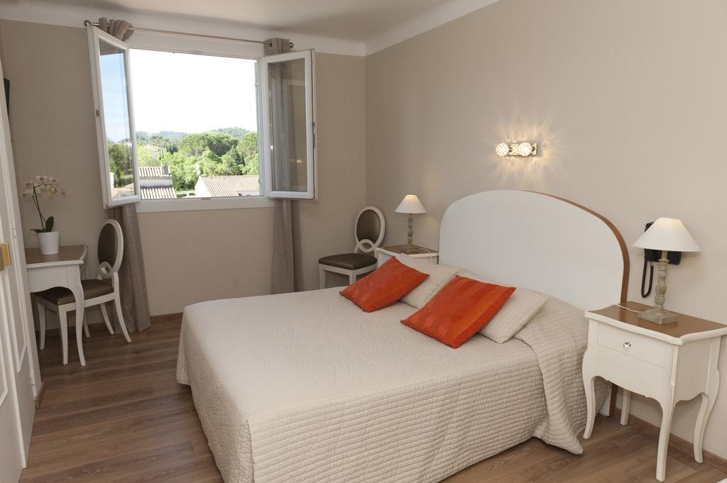 Chambre Double Supérieure avec terrasse ou balcon