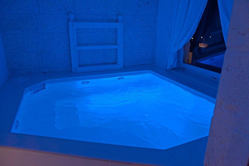 Deluxe Double Room with Balcony and Sea View,1004982016:JPEG