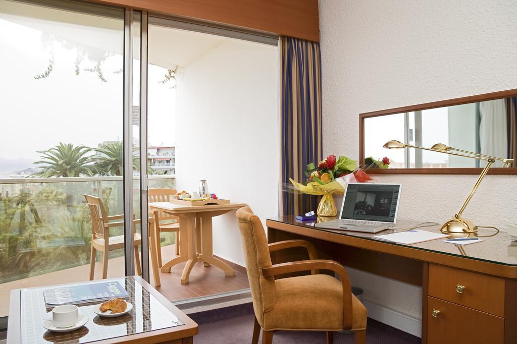 Chambre Triple - Côté Piscine