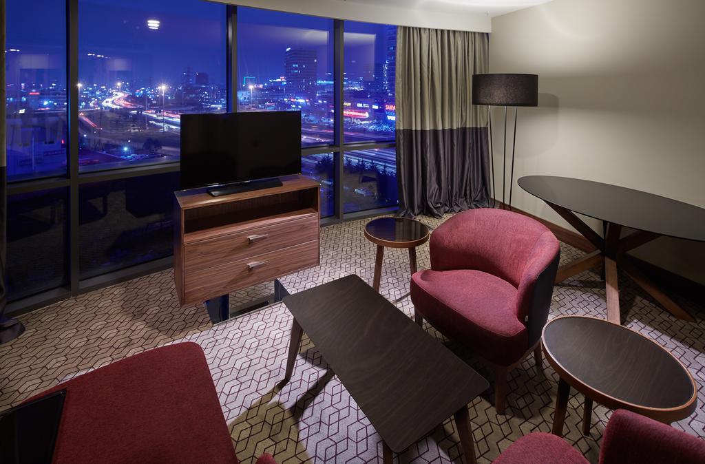 Suite Exécutive avec Accès au Salon - Vue sur Ville