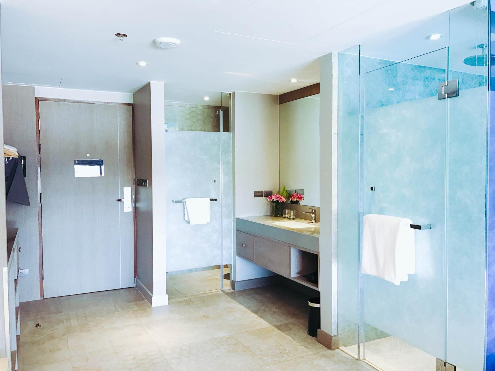 Premium Deluxe Corner (24 Hours Use of Room)