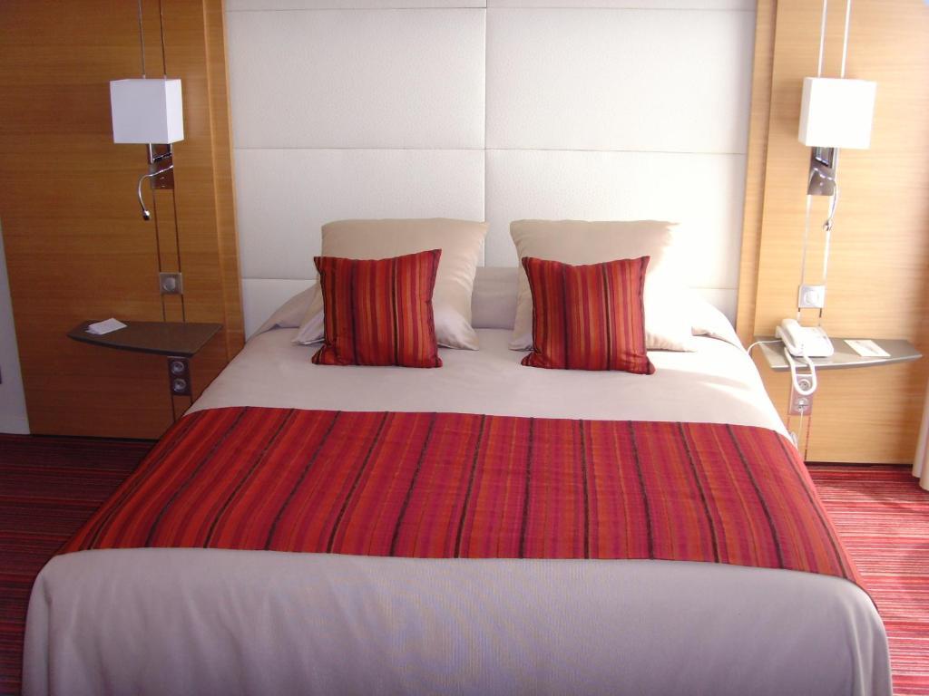 Chambre Double Standard avec Vue sur Mer ou Piscine