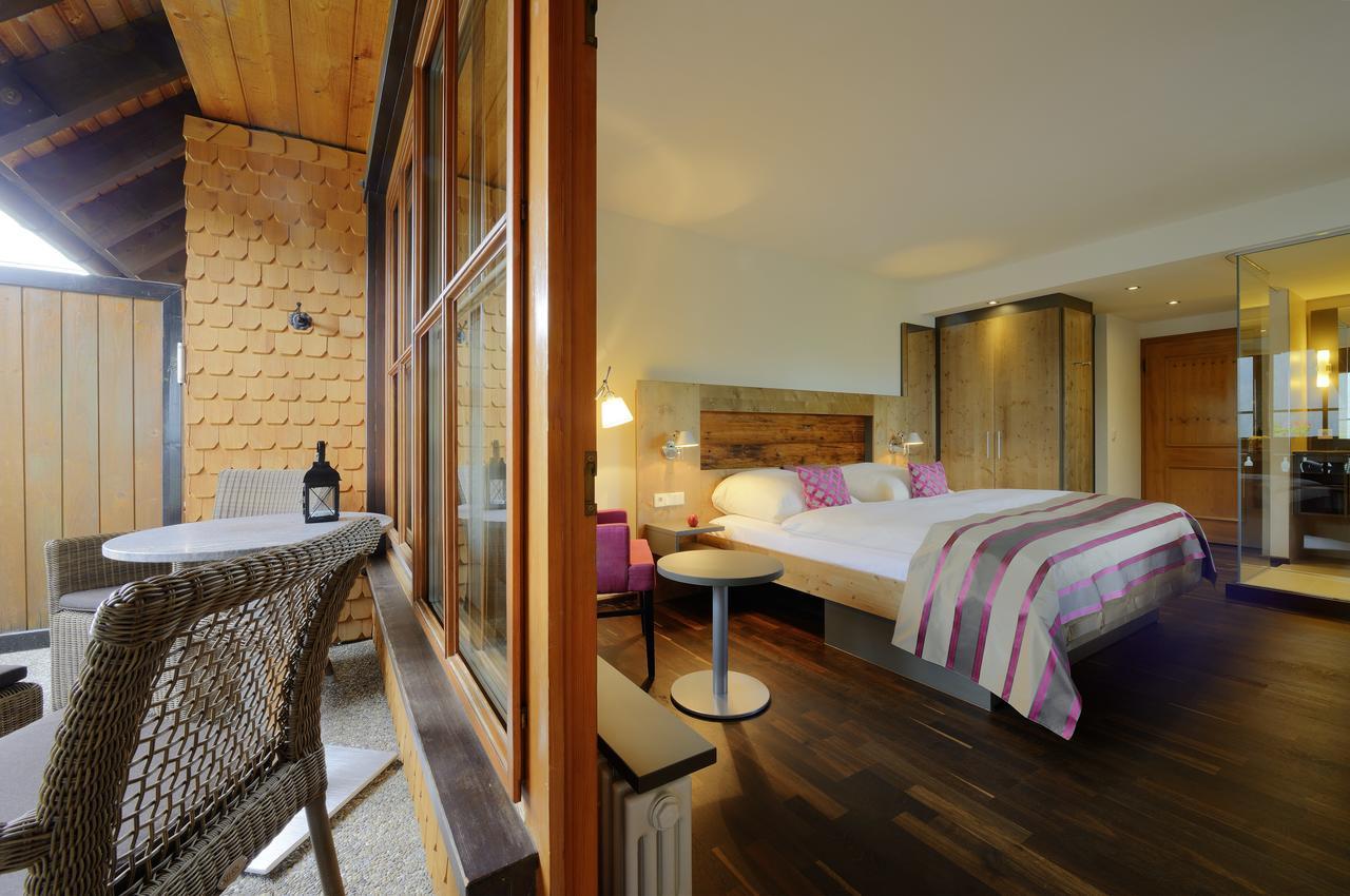 Chambre Double Deluxe avec Balcon d'Angle - Vue sur Lac
