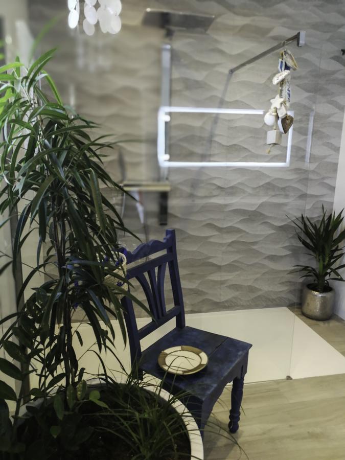 Chambre Lit King-Size - Vue sur Piscine