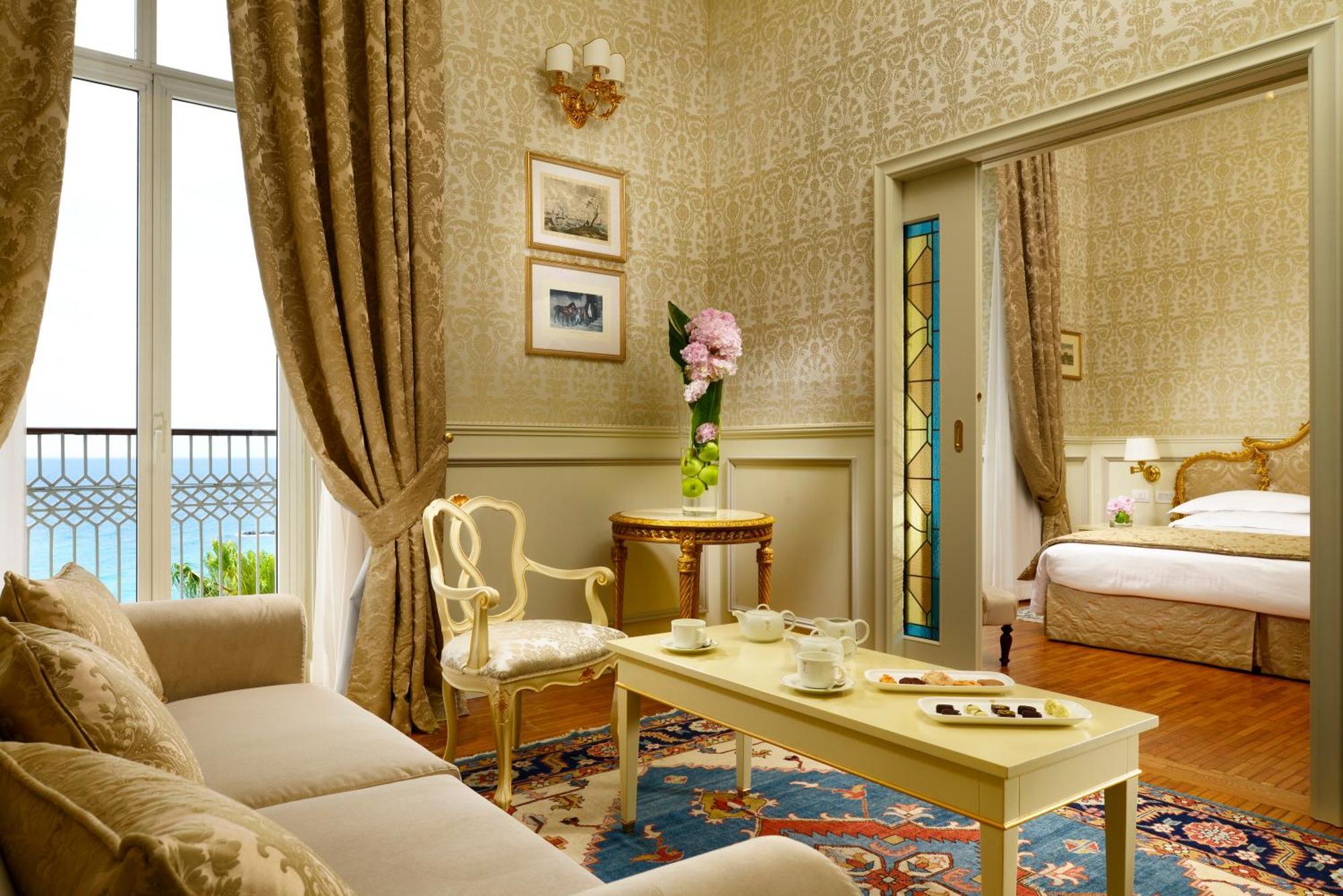 Suite Lit Queen-Size avec Balcon – Vue sur Mer