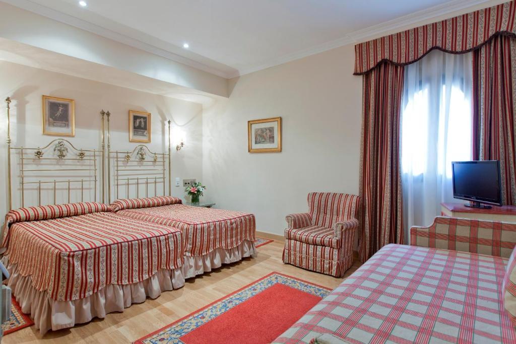 Chambre Double ou Lits Jumeaux avec Lit d'Appoint