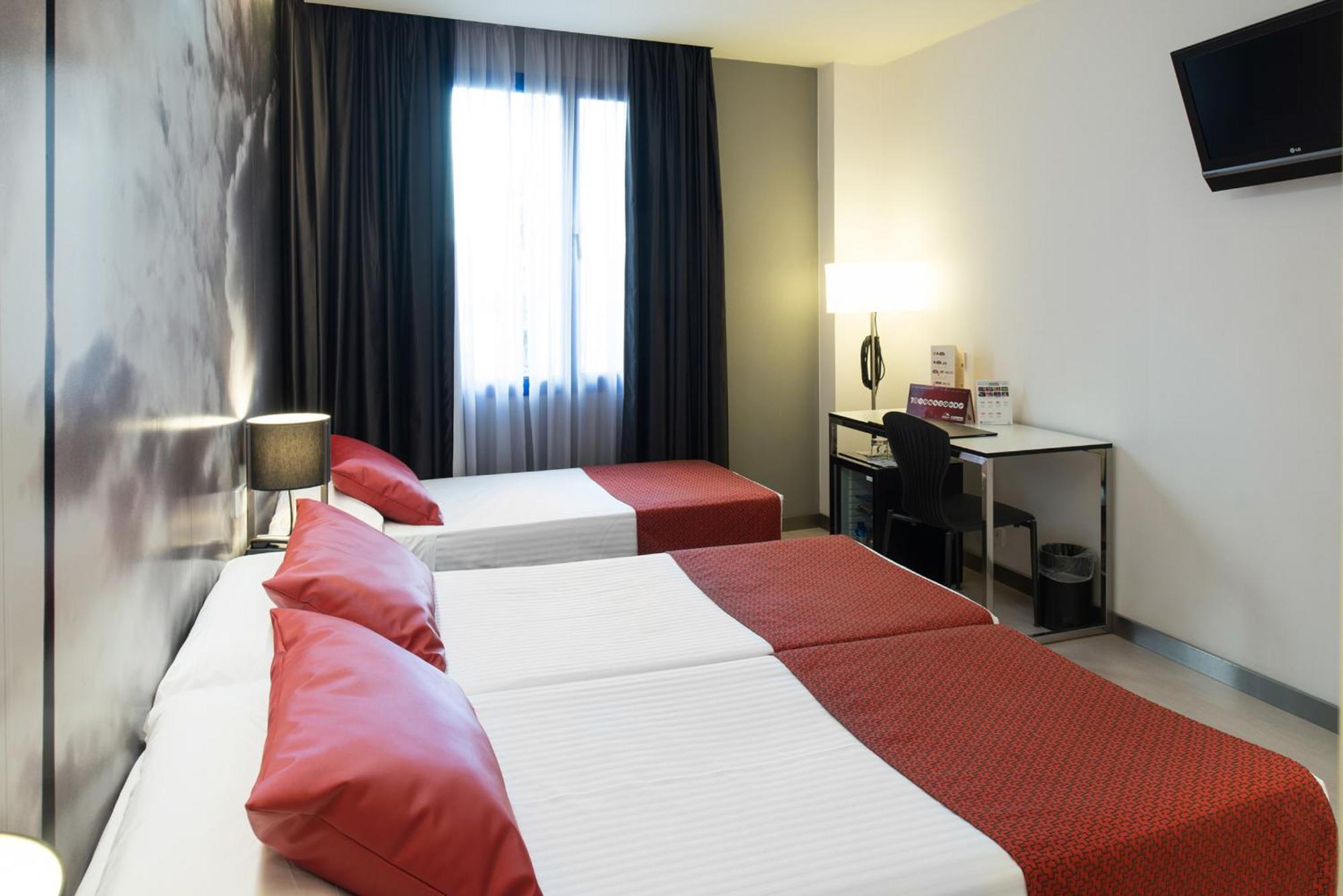 Triple Room (2 Adults + 1 Child),1432128859:JPEG