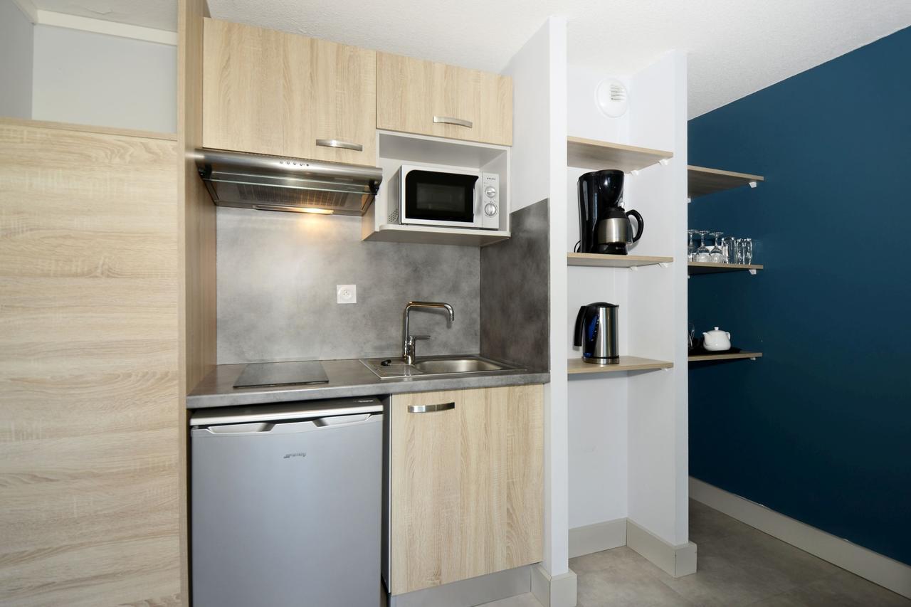 One-Bedroom Apartment,696791088:JPEG