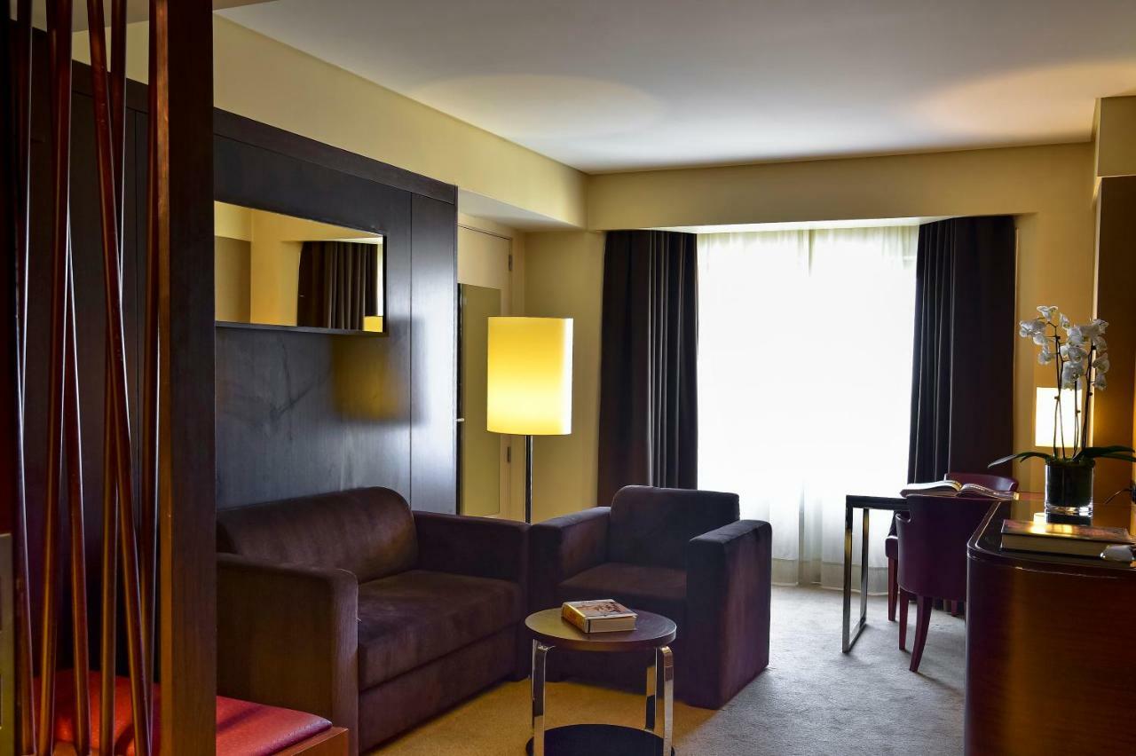 Executive Suite,1274327854:JPEG