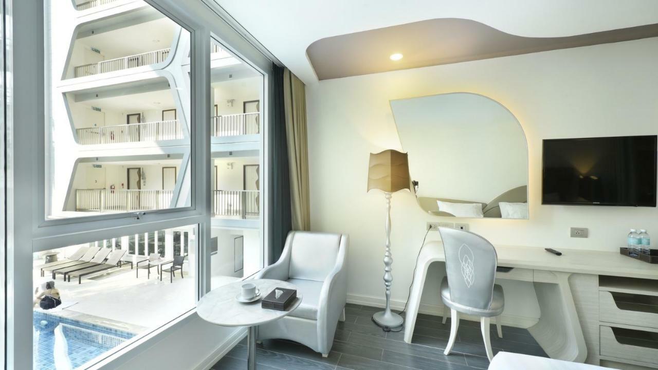 Chambre Double ou Lits Jumeaux Deluxe - Vue sur Piscine