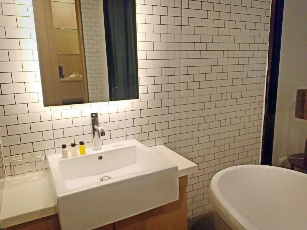 Chambre Double ou Lits Jumeaux Deluxe - Vue sur Piscine