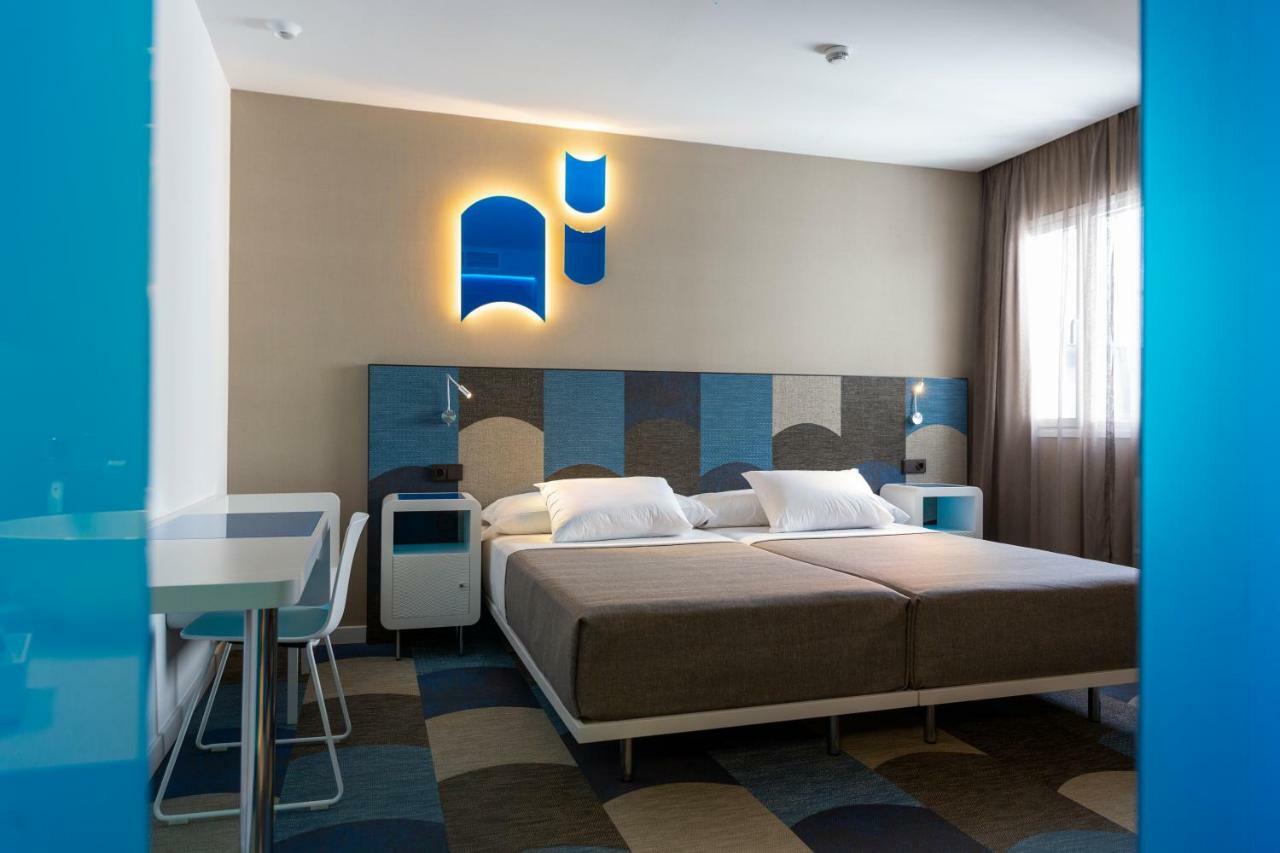 Chambre Double avec Lit d'Appoint (2 Adultes + 1 Enfant)
