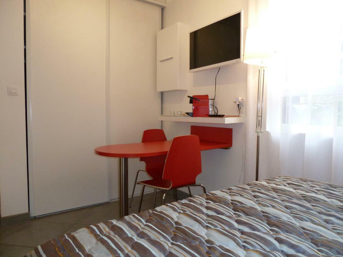 Chambre Double - Vue sur Piscine