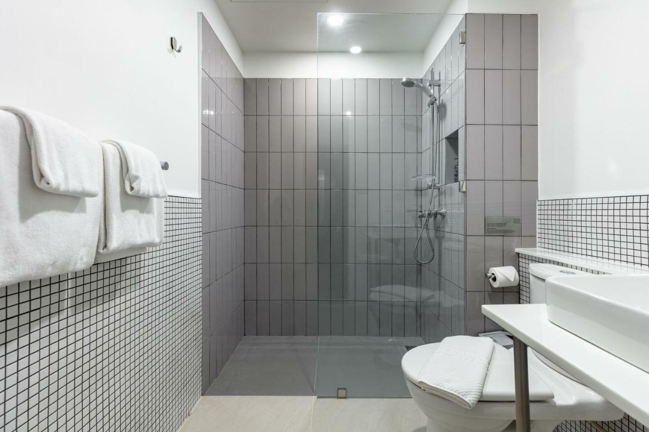 RENO TRIPLE SUITE