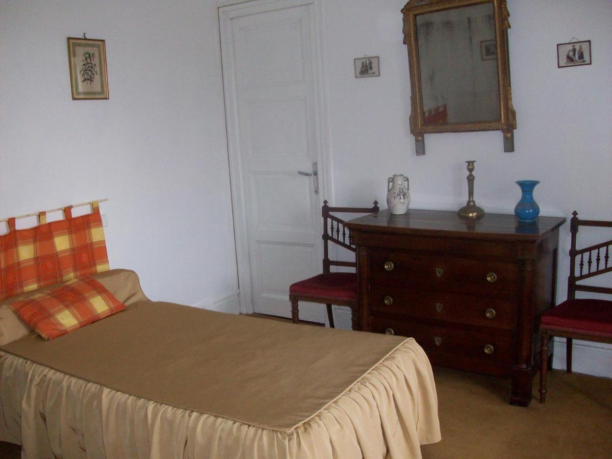 Esclamonde Family Room,43801552:JPEG