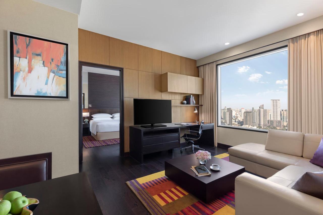 Two-Bedroom Connecting Suite with City View, with Bathtub