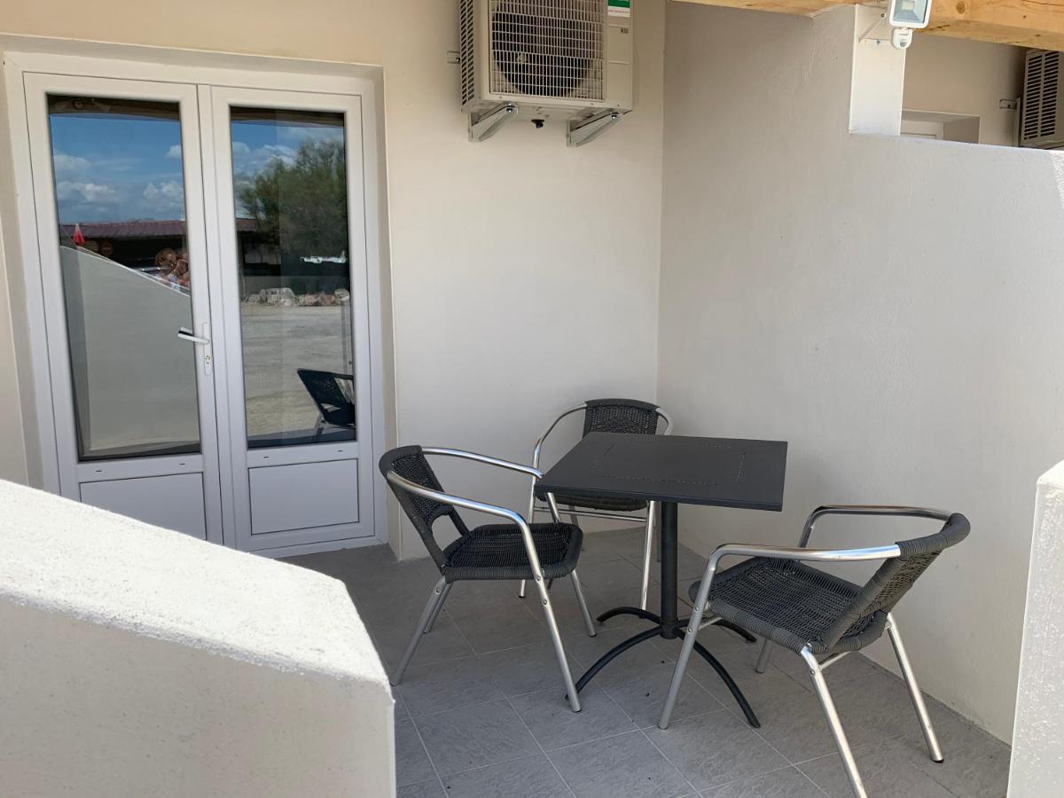 Chambre Triple avec Terrasse