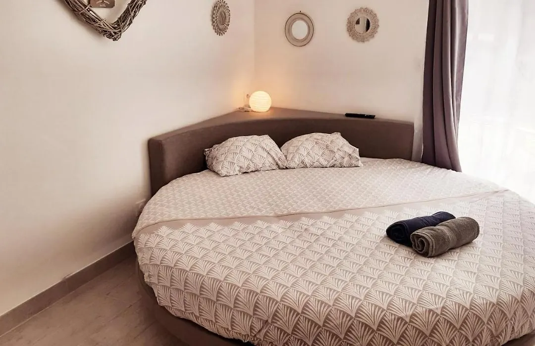 Allegria Nimes Chambre Deluxe Spa-1