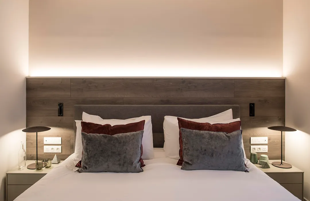 Casagrand Luxury Apartments Barcelona-1