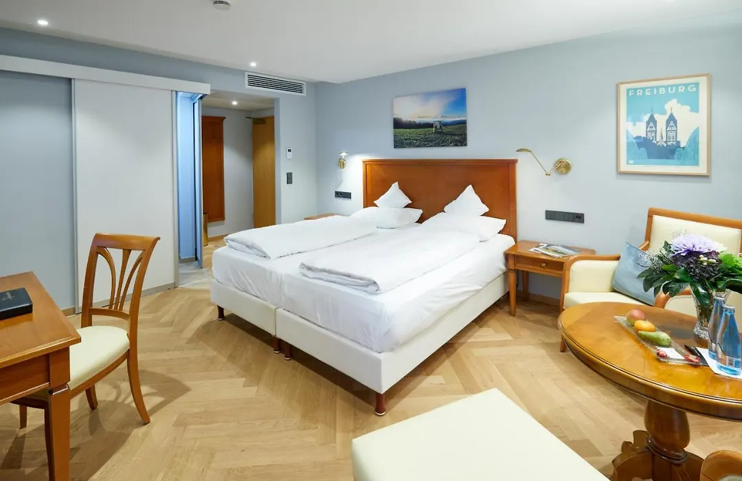 Erfurths Bergfried Ferien & Wellnesshotel-1