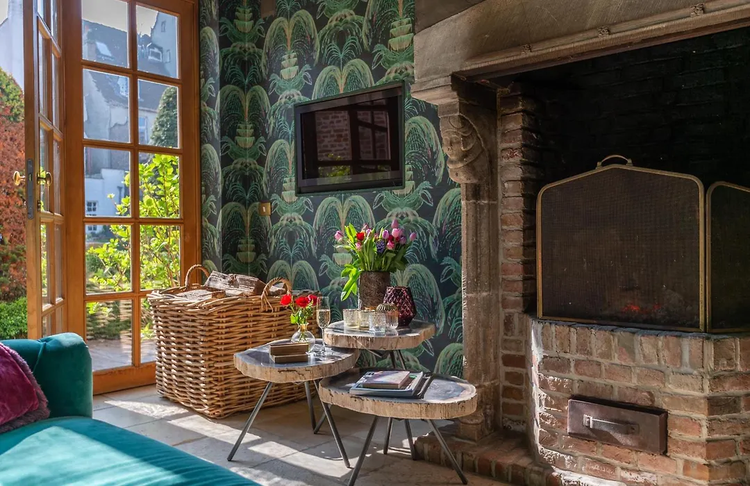 Exclusive Suites The Secret Garden-1