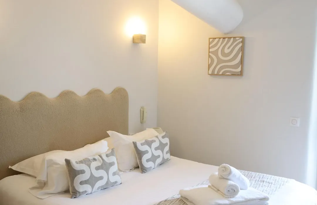 Mas Des Romarins, The Originals Relais-1