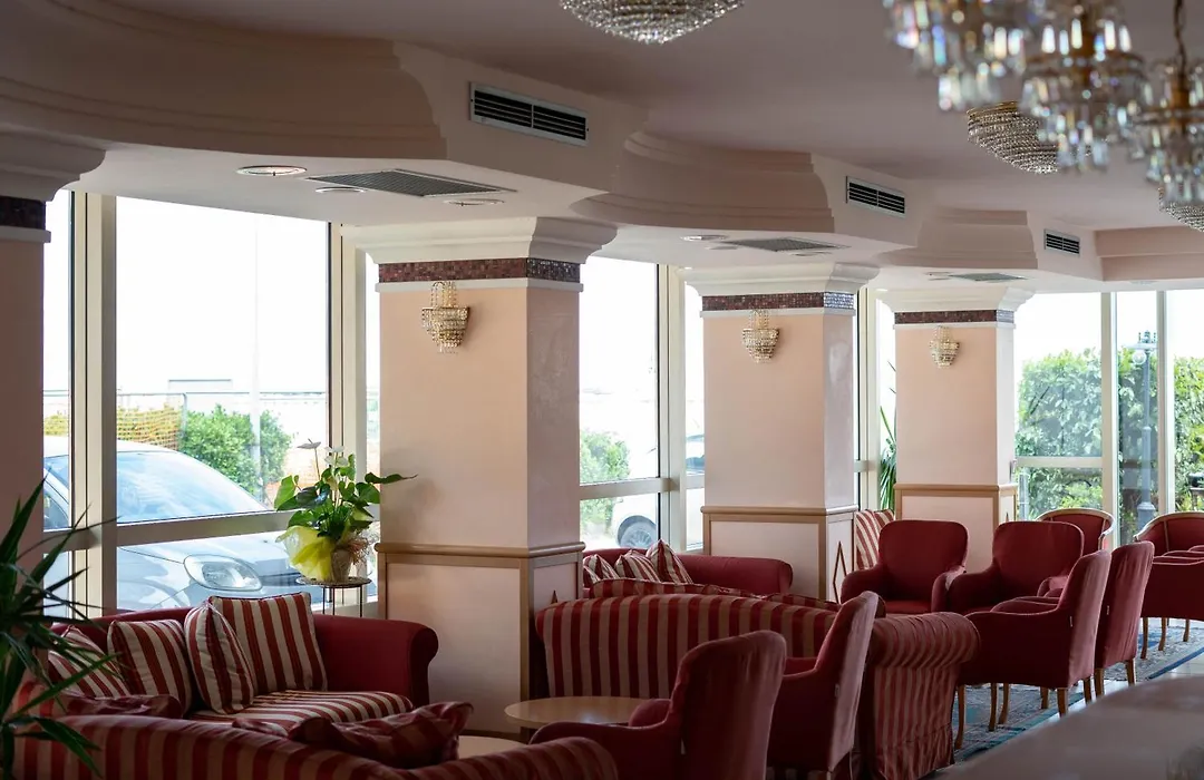 Hotel Mondial-1
