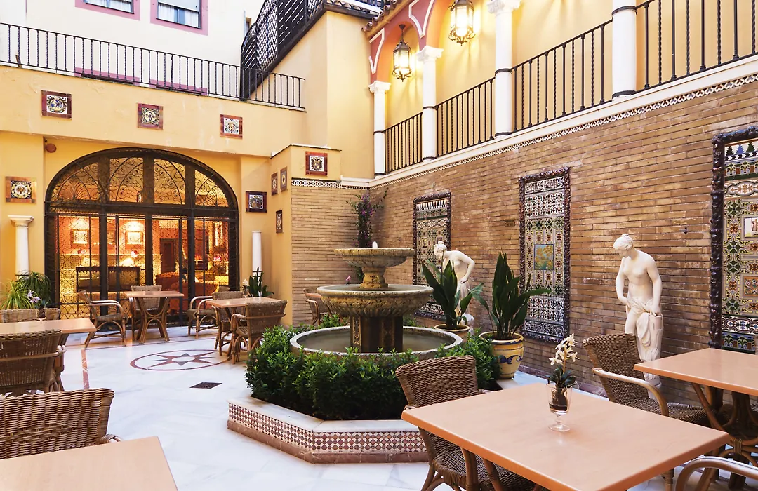 H10 Corregidor Boutique Hotel-1