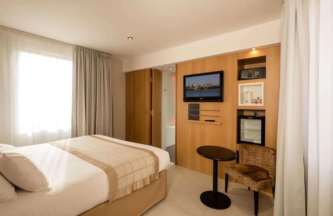 Best Western Plus Le Lavarin-1