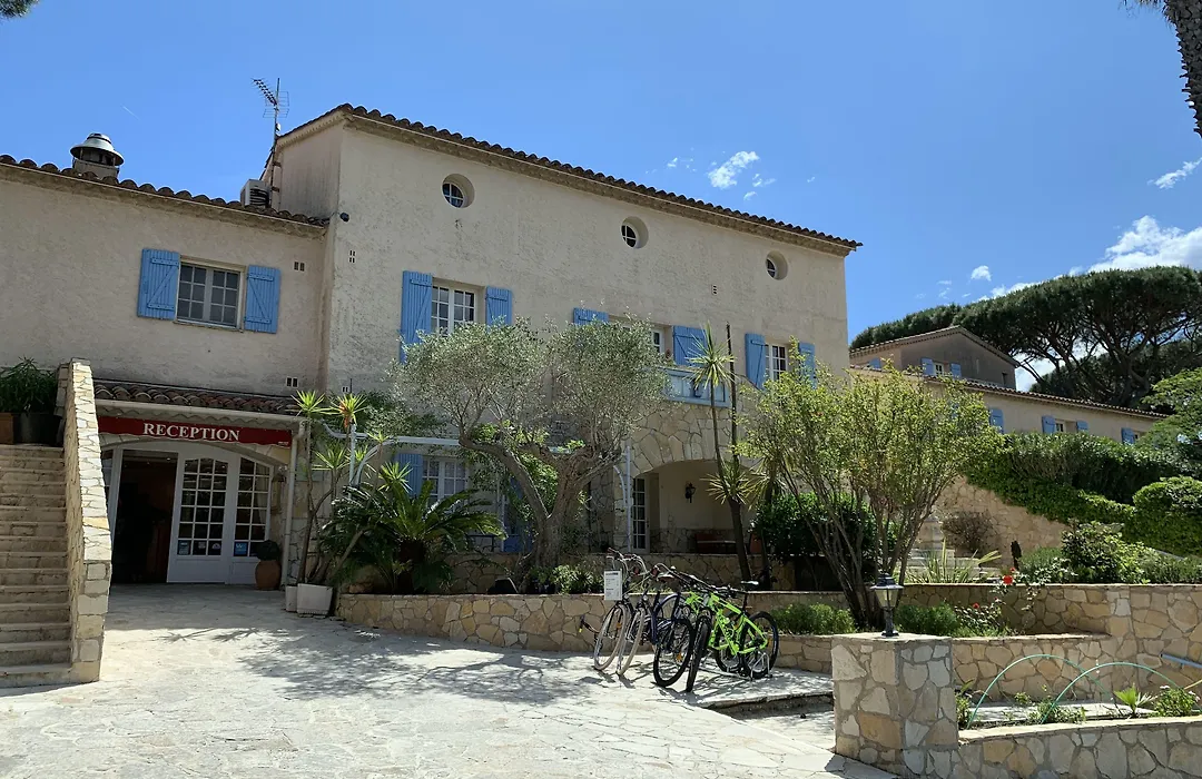 Hôtel Jas Neuf-1