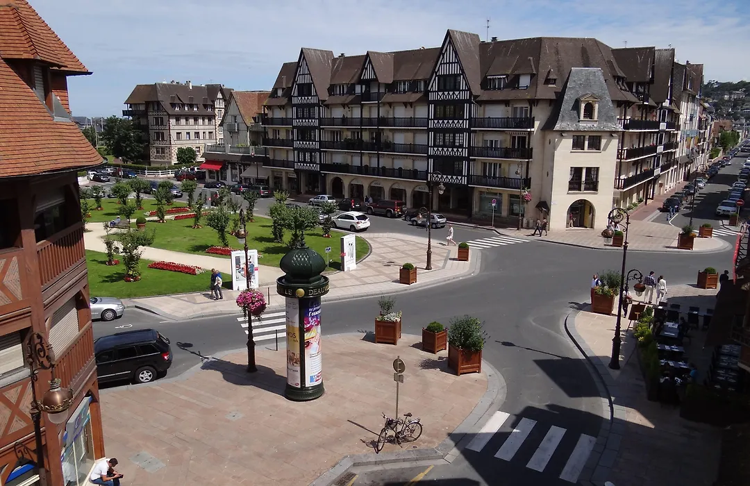 Le Trophée By M Hôtel Spa-1
