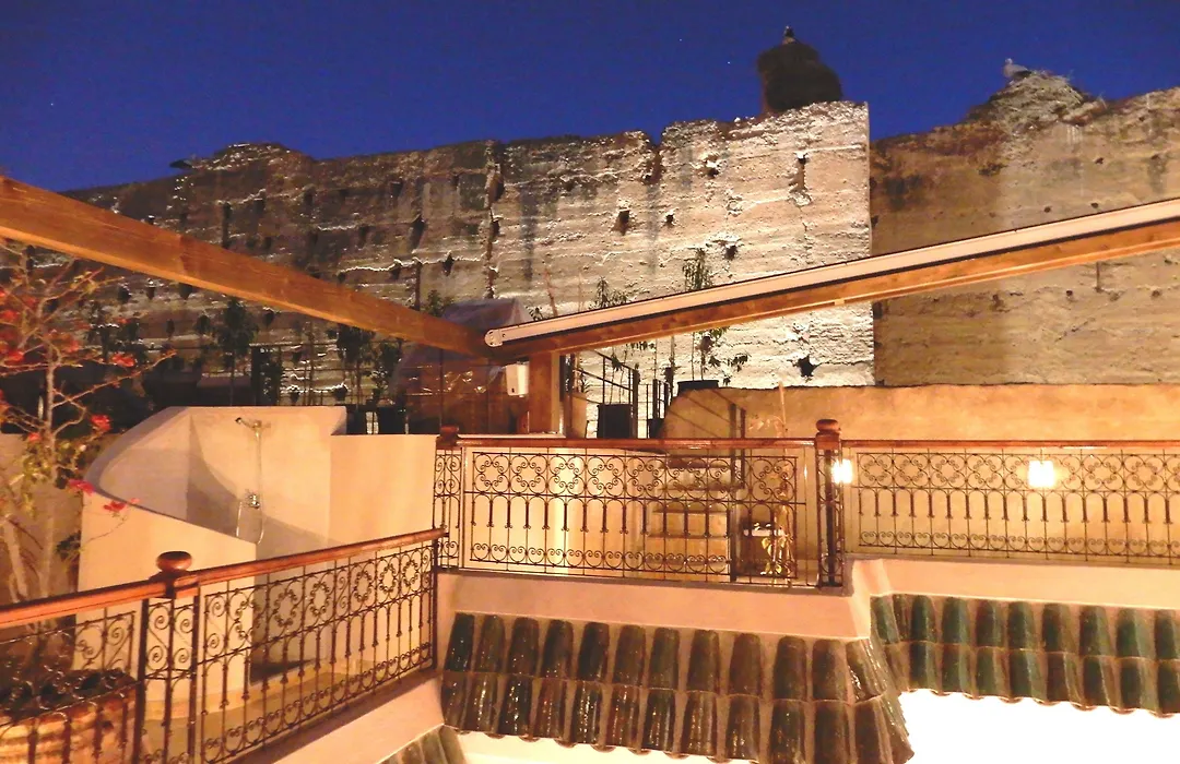 Riad Carina-1