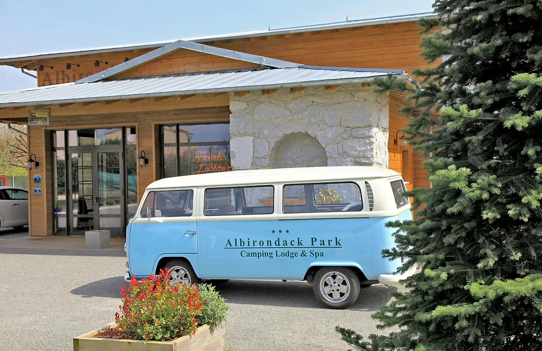 Albirondack Park Camping Lodge And Spa-1