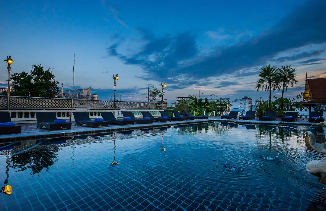 D&D Inn Khaosan-1