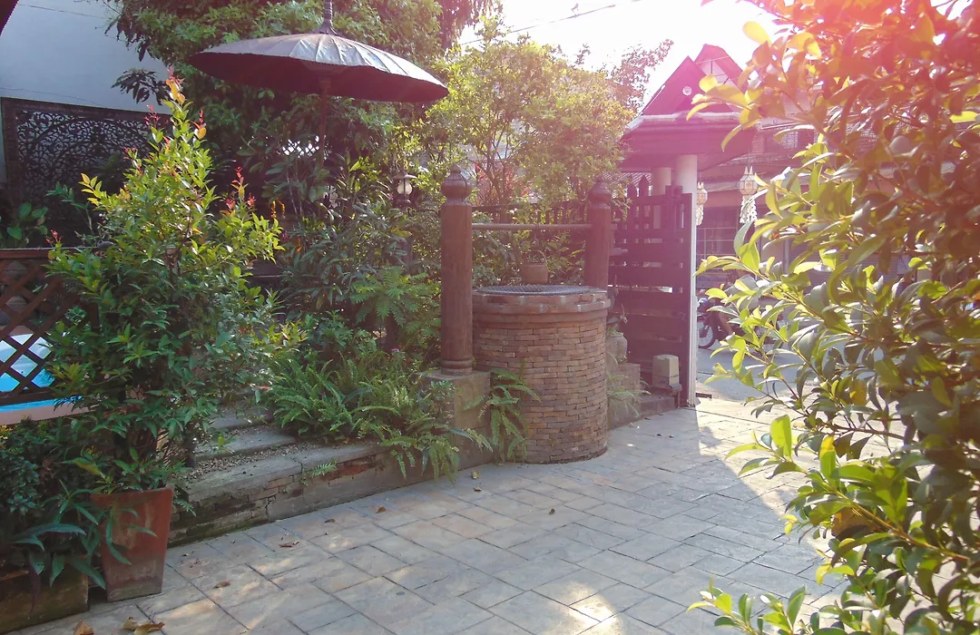 Pha Thai House-1