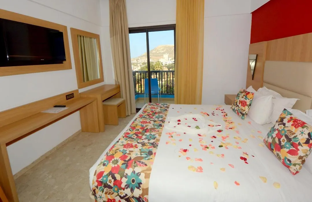 Oasis Hotel & Spa-1