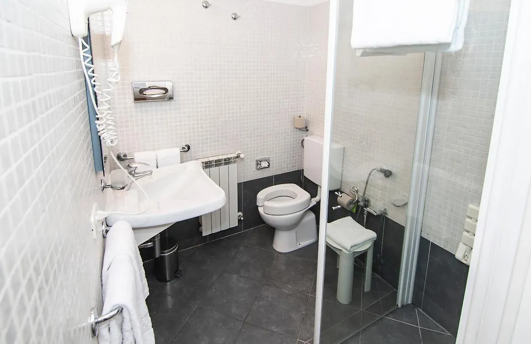 Hotel La Colonna-1