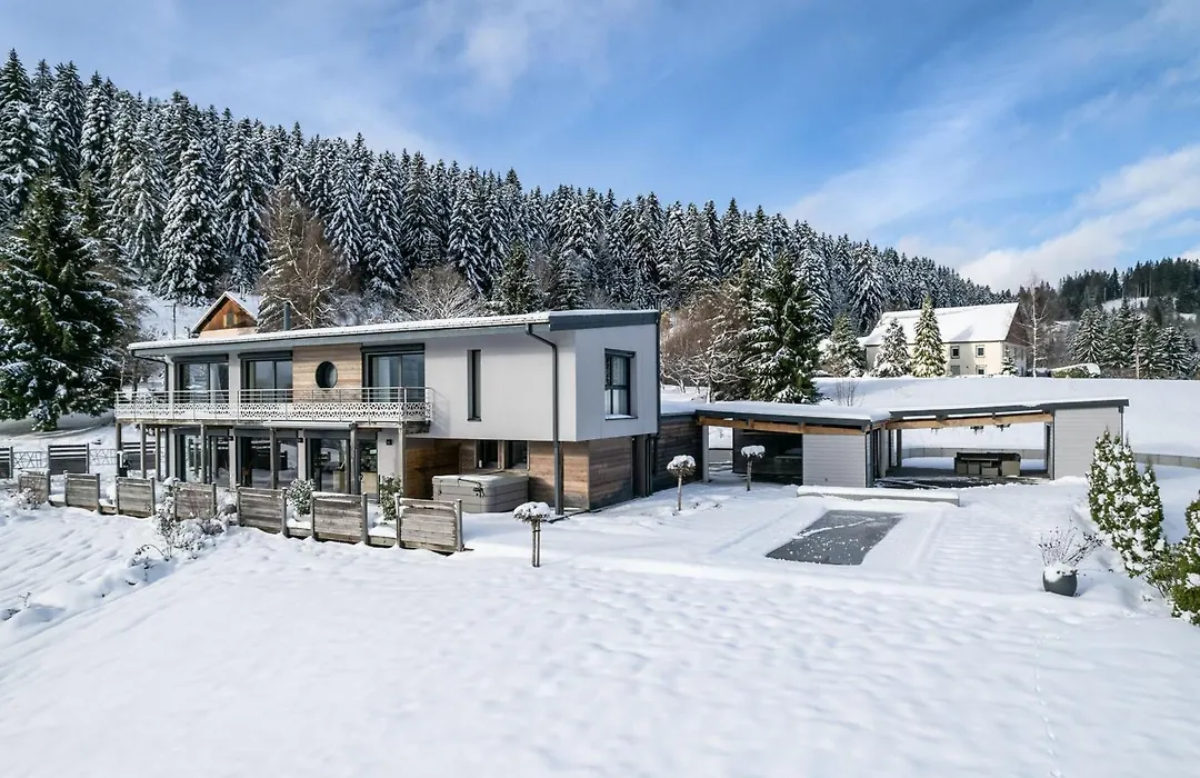 Villa 4 Saisons, avec piscine chauffée et jacuzzi-1