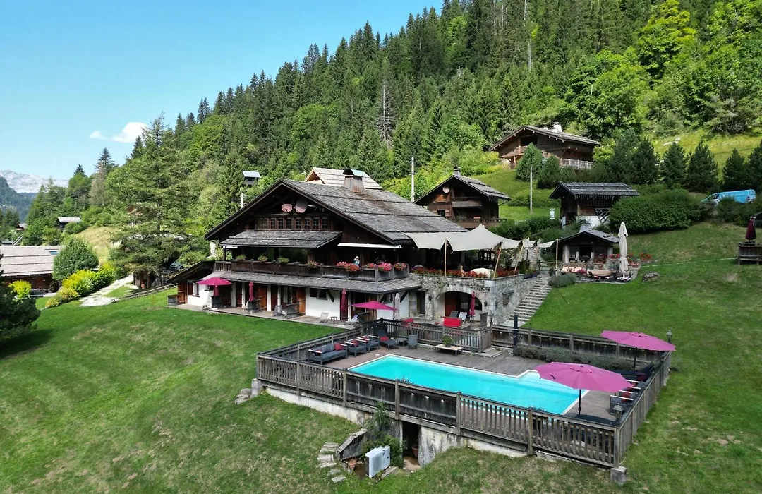 Hôtel Les Chalets de la Serraz-1