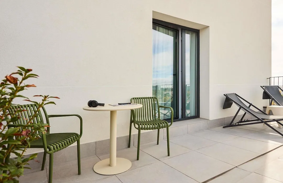 Ibis Styles Madrid Airport Valdebebas-1