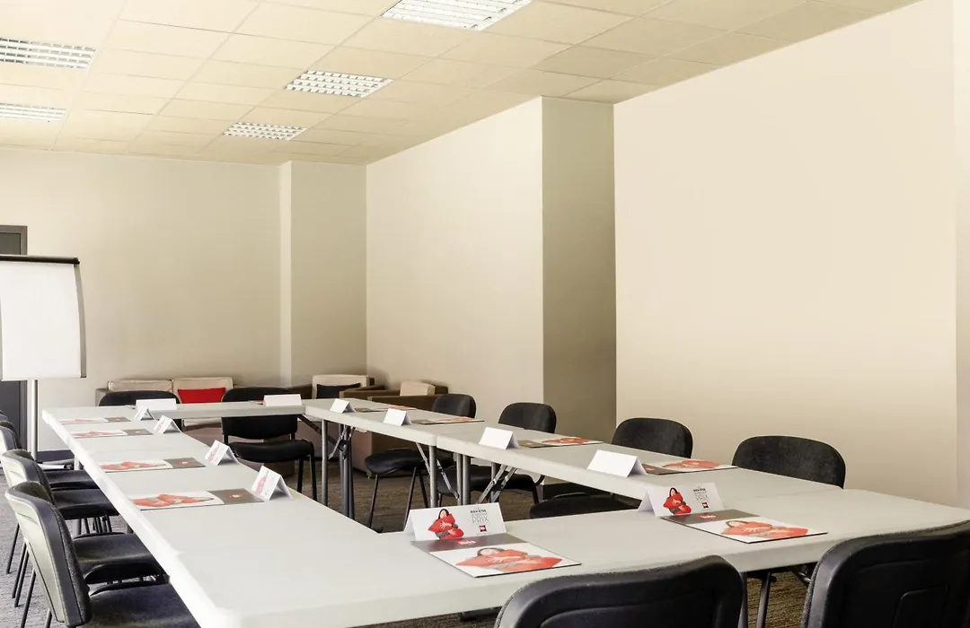 Ibis Hyeres Centre-1