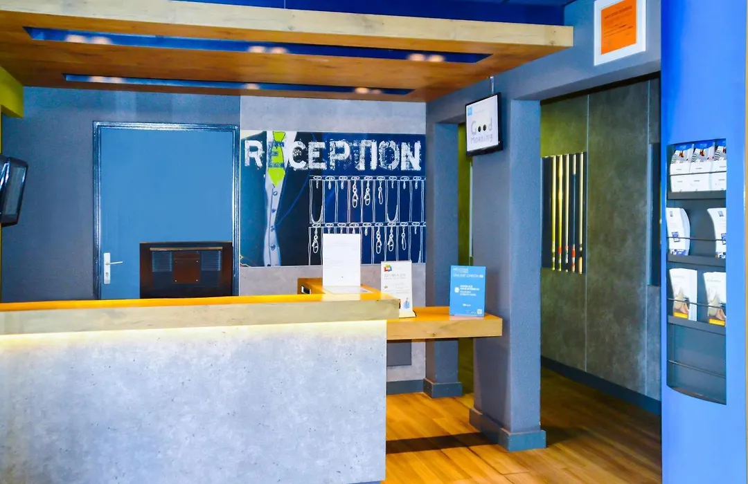 Ibis Budget Hyères-1
