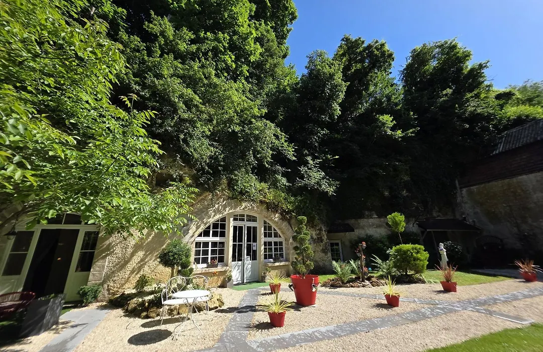 Chambres d'Hôtes Troglodytes Le Clos de L'Hermitage-1
