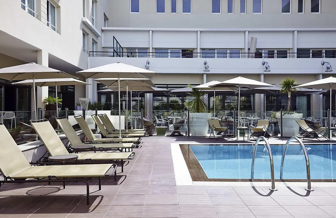 Novotel Avignon Centre-1