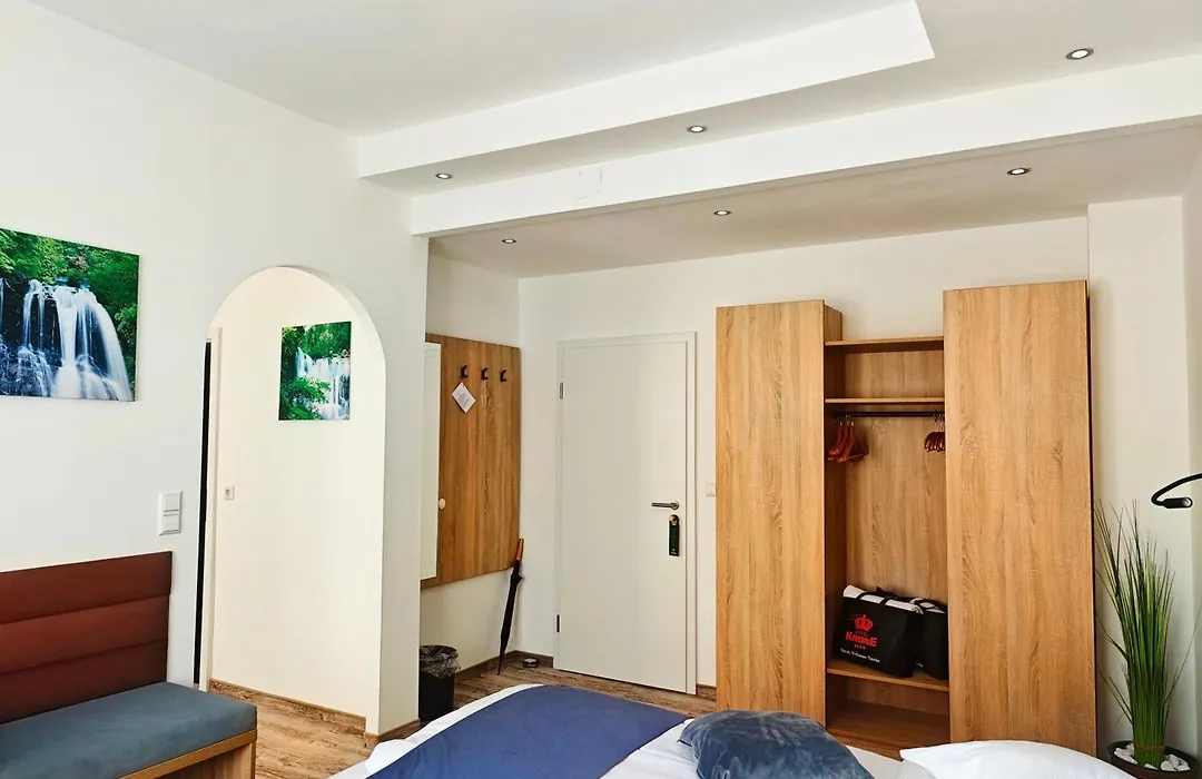 Wellness Hotel Garni Krone-1