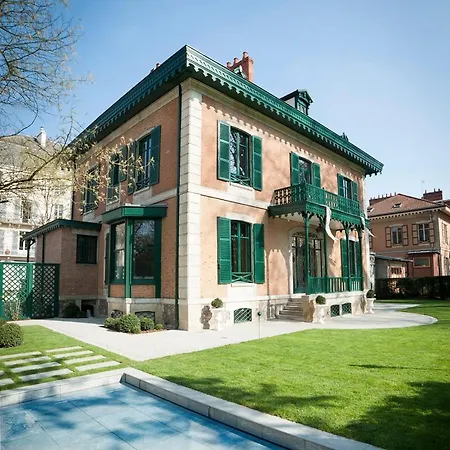 Exceptionnel Chalet Napoléonien avec piscine-3