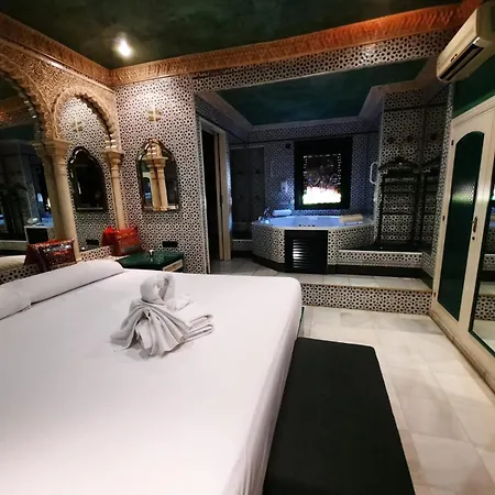 Hostal Avenida Andalucia - Solo Adultos-3