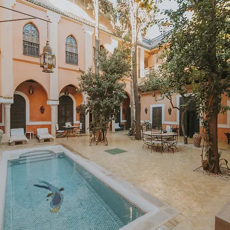 Riad Le Perroquet Bleu Suites&Spa-3
